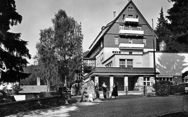 RIXI už jako zotavovna komunistického Ministerstva národní obrany v r.1963. Foto: Archiv Zdeňka Roučky.