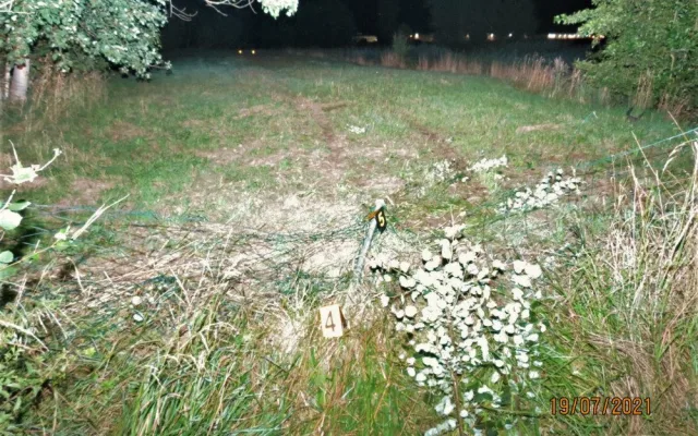 Při úprku před policejní hlídkou neváhal zdrogovaný řidič prorazit plot, ve finále stejně havaroval