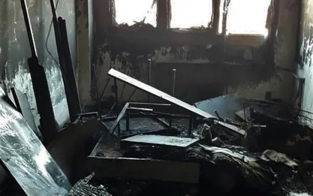 Za březnovou explozí na ubytovně jsou výpary toluenu, nájemník je na pokoji odpálil zapalovačem a málem uhořel