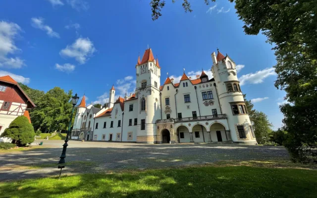 Hledáte nemovitost na investici? Pořiďte si romantický zámek Žinkovy za pouhých 26,5 milionu EUR
