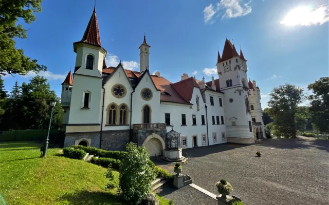 Hledáte nemovitost na investici? Pořiďte si romantický zámek Žinkovy za pouhých 26,5 milionu EUR