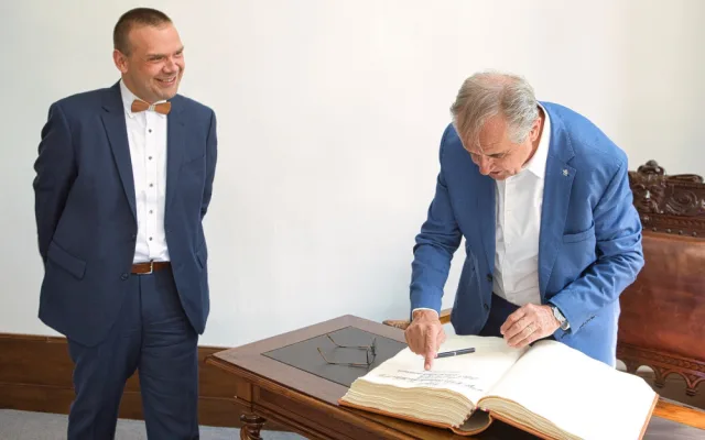 Objeviteli pramenů Amazonky blahopřál k sedmdesátinám primátor Martin Baxa