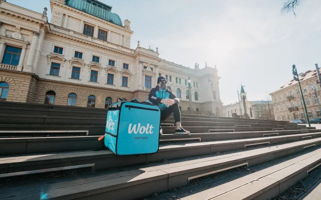 Wolt přijímá nové kurýry do rostoucího plzeňského týmu, staňte se jedním z nich