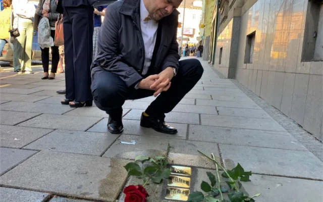 Památku obětí uctil plzeňský primátor Martin Baxa