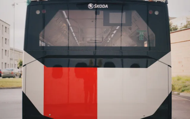 Na zkušební jízdu do ulic Plzně vyjede první elektrobus pro pražský dopravní podnik