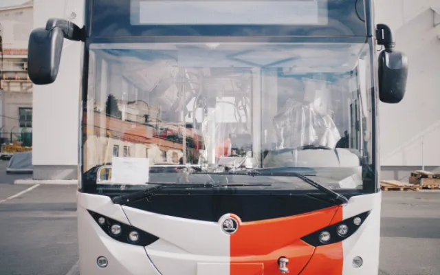 Na zkušební jízdu do ulic Plzně vyjede první elektrobus pro pražský dopravní podnik