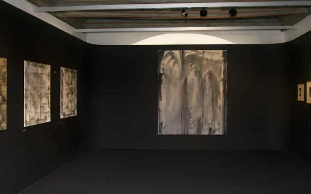 Západočeská galerie vystavuje fotografie J. Sudka a malby J. Špaňhela s tématem chrámu sv. Víta