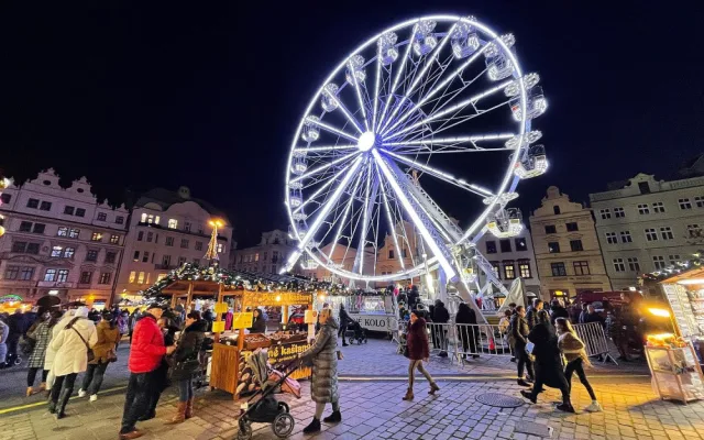 Zahájení adventních trhů vzali Plzeňané útokem, největším trhákem je milované i nenáviděné ruské kolo
