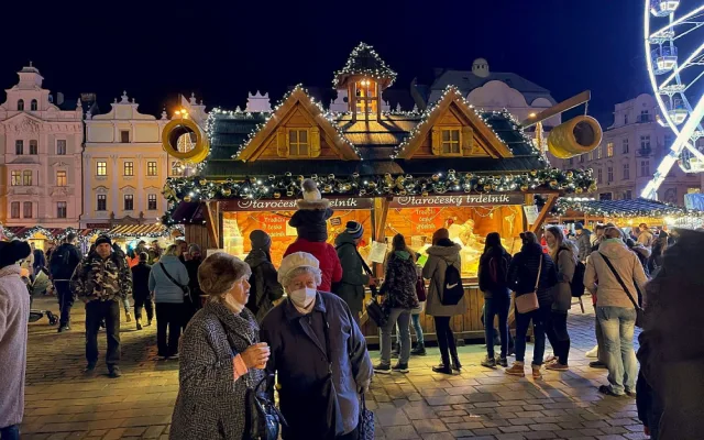 Zahájení adventních trhů vzali Plzeňané útokem, největším trhákem je milované i nenáviděné ruské kolo