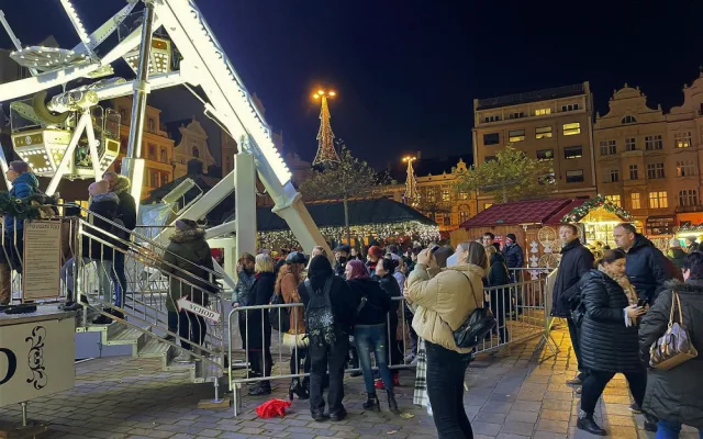 Zahájení adventních trhů vzali Plzeňané útokem, největším trhákem je milované i nenáviděné ruské kolo
