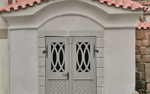 Barokní kaplička v Plzni na Roudné prošla rekonstrukcí, z nenápadné památky je skvost