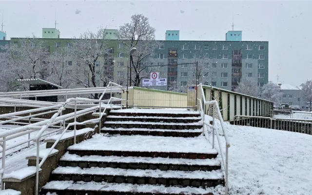 Mostovka je v havarijním stavu, přes frekventovanou lávku v Rokycanech už lidé nepřejdou