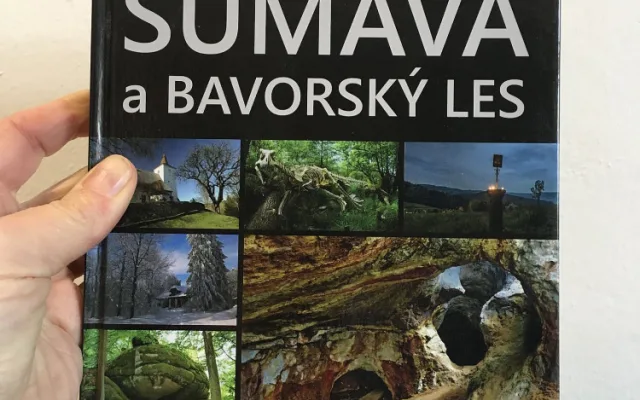 O mnoha dalších tajemných místech Šumavy se lze dočíst v této knize, kterou vydalo plzeňské nakladatelství Starý most