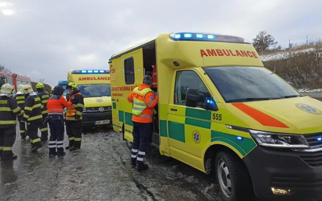 Hromadná nehoda 36 aut na dálnici D5 uzavřela provoz na 11 hodin