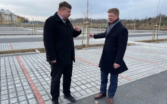Náměstek primáotra pro dopravu Michal Vozobule a primátor Plzně Pavel Šindelář