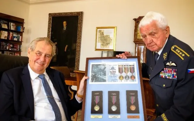 Prezident Miloš Zeman a Emil Boček při společném setkání v červenci 2021, foto: Jiří Ovčáček