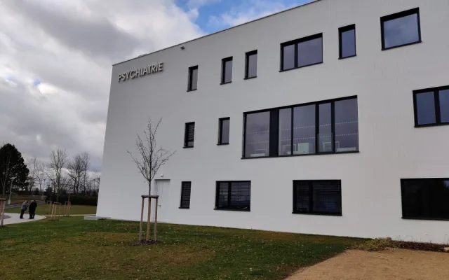 Fakultní nemocnice v Plzni představila nový pavilon psychiatrie za bezmála půl miliardy