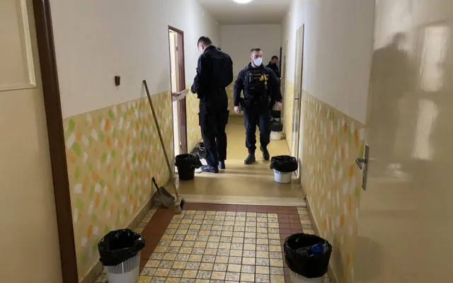 Policie podnikla velkou kontrolní akci zaměřenou na dodržování pobytového režimu cizinců