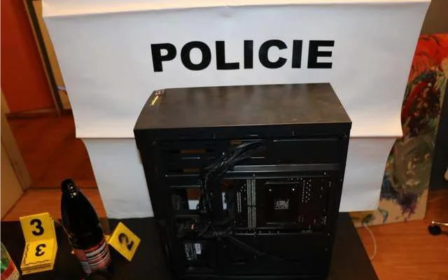 FBI pomáhala policii objasnit případ českého pachatele, vyhrožoval odpálením bomb v zahraničí