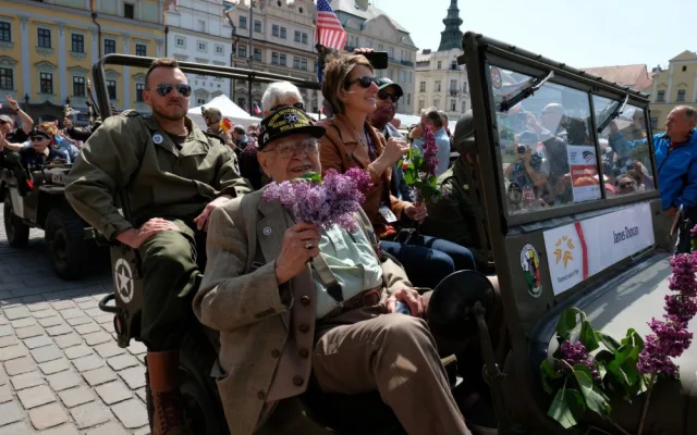 Ve věku nedožitých 97 let zemřel americký veterán James Duncan, osvoboditel Domažlic a Plzně