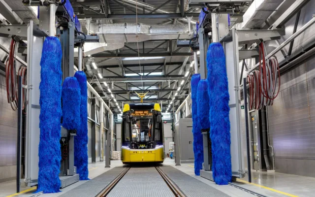 Plzeňské tramvaje už využívají největší objekt modernizované vozovny za 1,7 miliardy korun