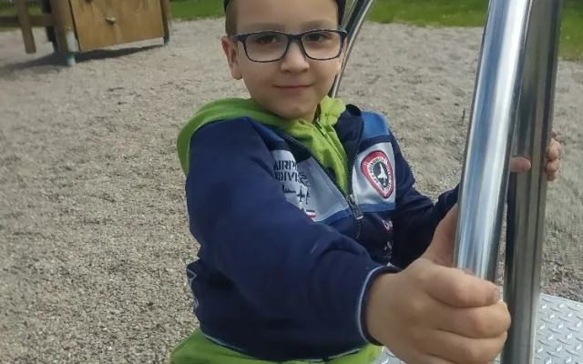 Sedmiletý Martínek dosud nemluví a je na plenách. Rodiče se přesto nevzdávají a chtějí podstoupit léčbu