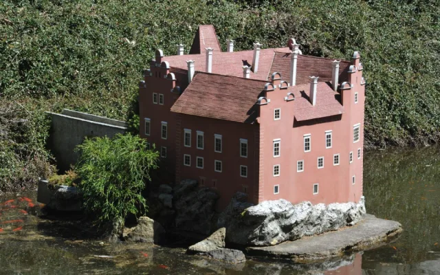 Zámek Červená Lhota