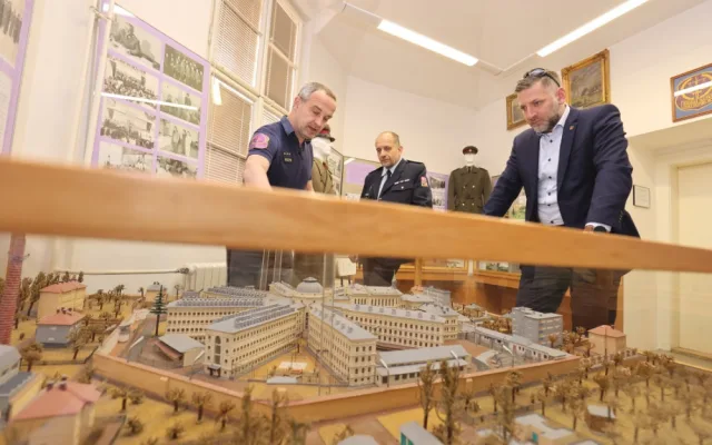 Hejtman Rudolf Špoták v rámci spolupráce s Věznicí Plzeň navštívil její prostory a setkal se se zástupci vedení zařízení