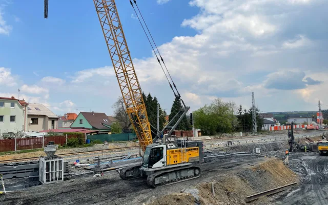 Nový tunel pro automobilovou dopravu v délce 300 metrů vzniká pod železniční tratí v Plzni-Božkově