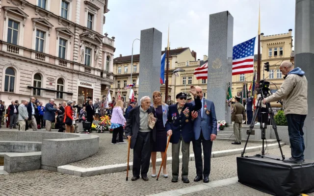 U památníku Díky, Ameriko! vzdali hold osvoboditelům Plzně i obyvatelům válkou zmítané Ukrajiny