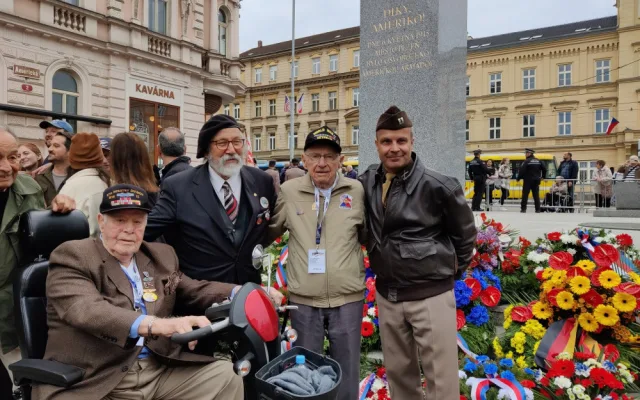 U památníku Díky, Ameriko! vzdali hold osvoboditelům Plzně i obyvatelům válkou zmítané Ukrajiny
