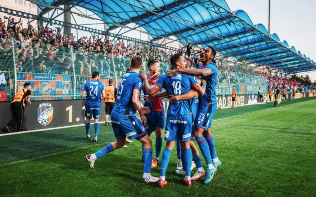 Viktoriáni mají šestý ligový titul díky výhře 2:0 nad Hradcem, Plzeň čekají bouřlivé oslavy