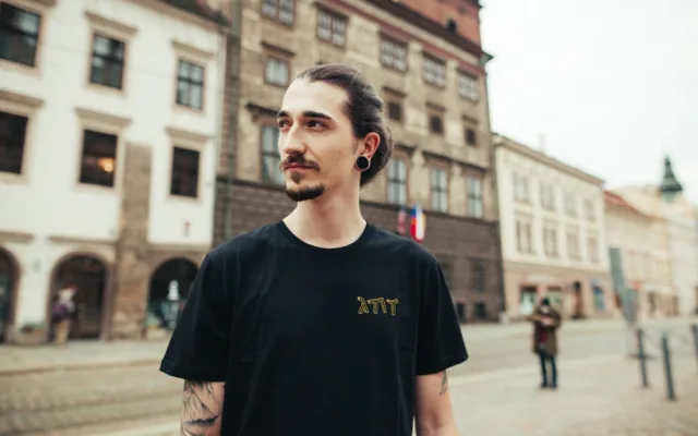 Obdivované i zatracované zlaté kašny se dostaly v originální kolekci do nabídky dárků a suvenýrů z Plzně