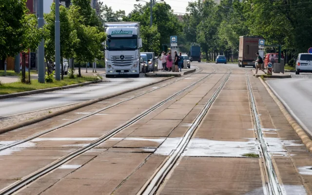 Kilometrový úsek tramvajové trati na Koterovské čeká oprava, stavební práce se dotknou i řidičů aut