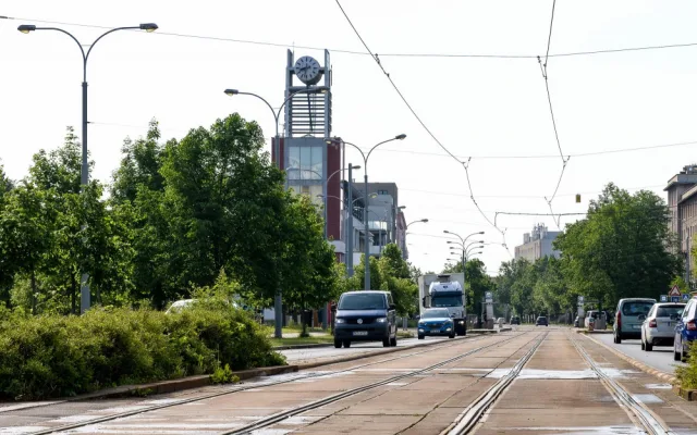 size4-16532292241246-231-kilometrovy-usek-tramvajove-trati-na-koterovske-ceka-oprava-stavebni-prace-se-dotknou-i-ridicu-aut