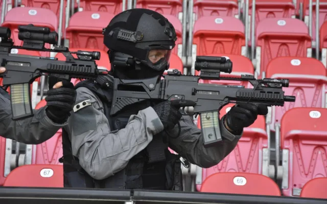 Fotbalový stadion se v rámci cvičení promění v bojiště, stovky policistů i vojáků budou zasahovat proti střelcům