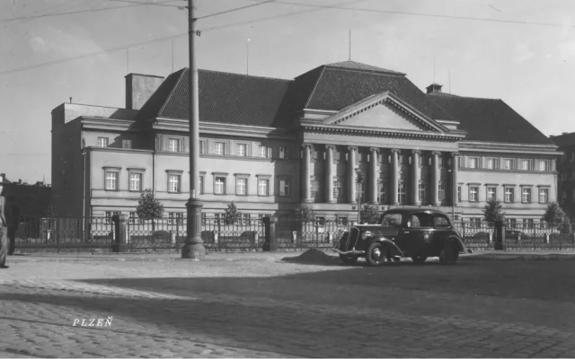Městské lázně ve 30. letech, zdroj: Archiv Majáku Plzně