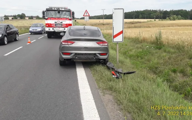 Hasiči zasahovali u nehody motorkáře poblíž Chotěšova