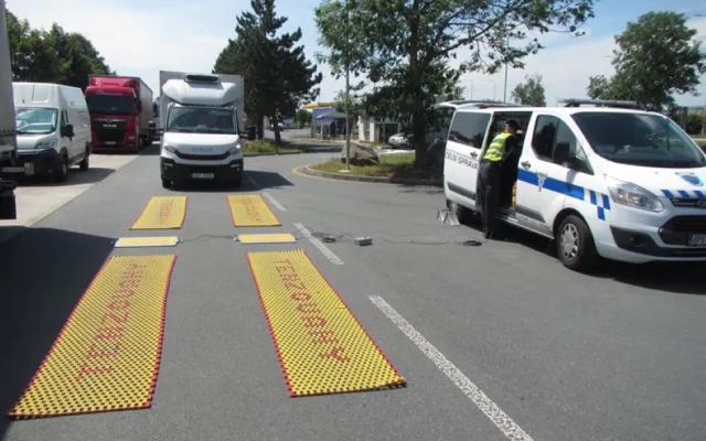 Rekordman přetížil dodávku o neskutečných 108 procent, vážila o 3801 kilogramů více, než by mohla