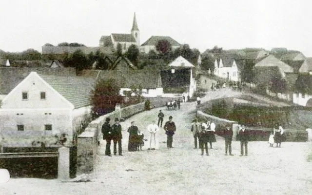 Litice shání historické fotografie