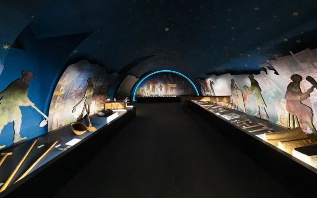 Muzeum otevřelo unikátní expozici obřích středověkých stavebních strojů