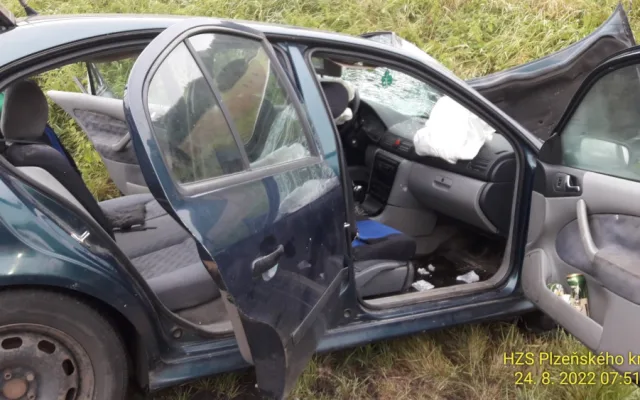 U nechvalně proslulé odbočky se zranilo pět osob při střetu osobáku s náklaďákem
