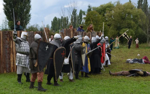 FOTO: Velkolepou bitvou o Akkon zamávalo počasí i nedostatek bojovníků, diváci přesto nepřišli o akční podívanou