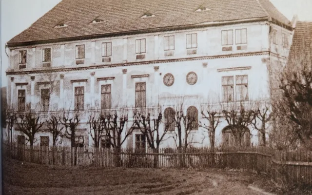 Lomikarův zámek v Trhanově. Nedatováno, zdroj: Domažlický dějepis