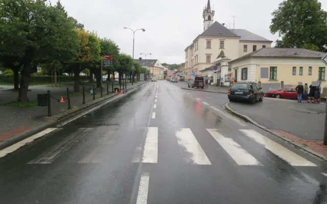 Silně opilý muž způsobil nehodu a škodu za více než 100 tisíc, navíc měl platný zákaz řízení
