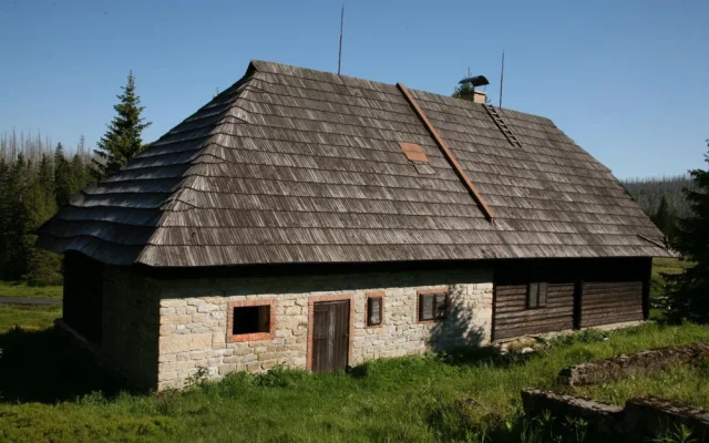 Smutný příběh Roklanské chaty. Petice na její záchranu má tři tisíce podpisů