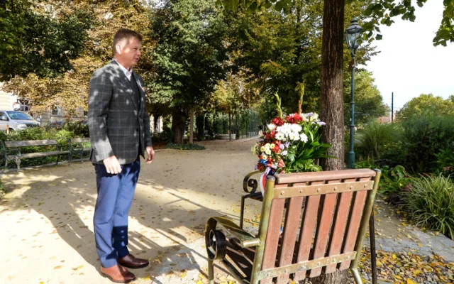 Václav Havel se narodil před 86 lety, Plzeň jeho památku uctila velmi komorně