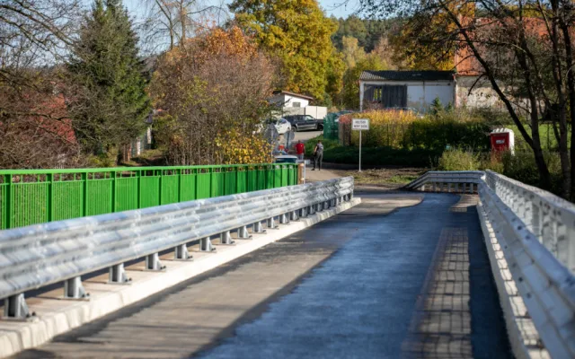 Ovčí most přes řeku Radbuzu prošel náročnou opravou za 25 milionů, už ho opět mohou využívat motoristé i pěší