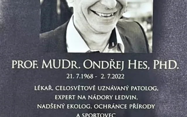 Lékaři uctili památku svého předčasně zemřelého věhlasného kolegy při obnově požárem zničeného Národního parku České Švýcarsko
