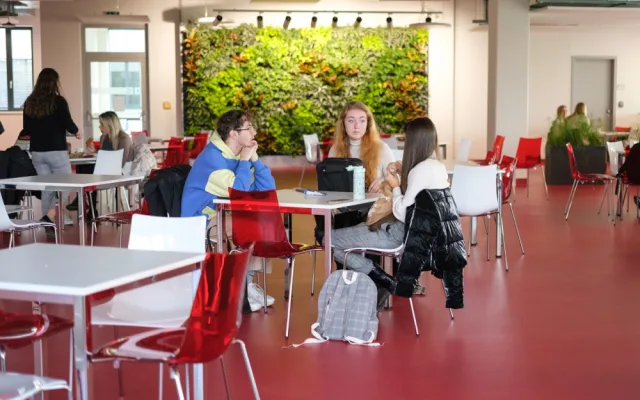 Nový kampus Lékařské fakulty v Plzni se pyšní moderním zázemí a špičkovými technologiemi